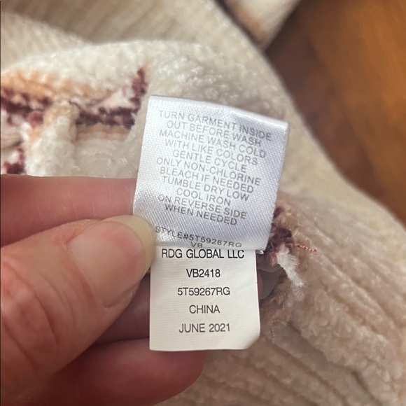 Like new extremely soft Cloud Chaser Striped Sweater - Picture 10 of 11